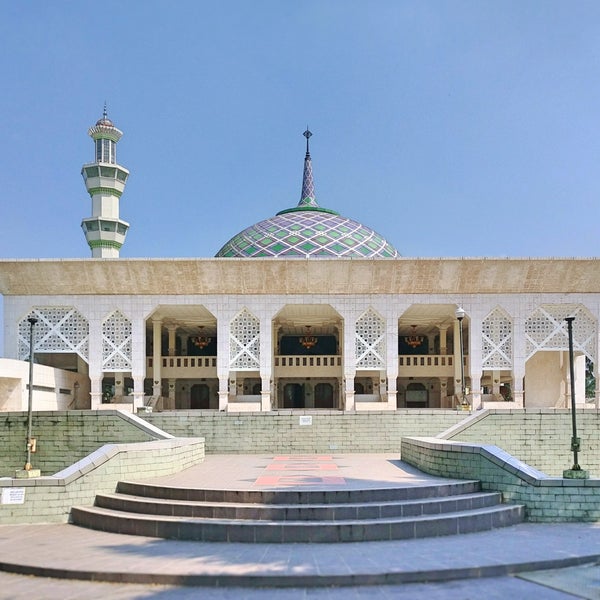 6 Masjid Bersejarah di Medan, Megah nan Indah