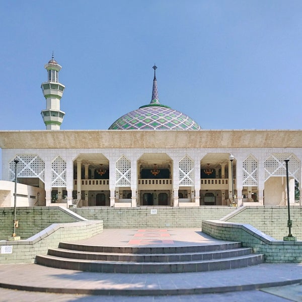 Masjid Baitur Rohman Jl. Pemuda, Surodakan, Ngantru, Kec. Trenggalek, Kabupaten Trenggalek, Jawa Timur 66311, Indonesia