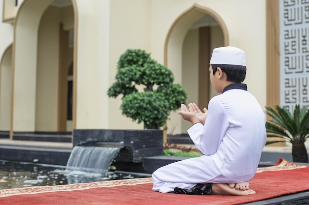 Cara Efektif Menggerakkan Jamaah untuk Program Masjid dkm.or.id Cek SKK Konstruksi LPJK BNSP