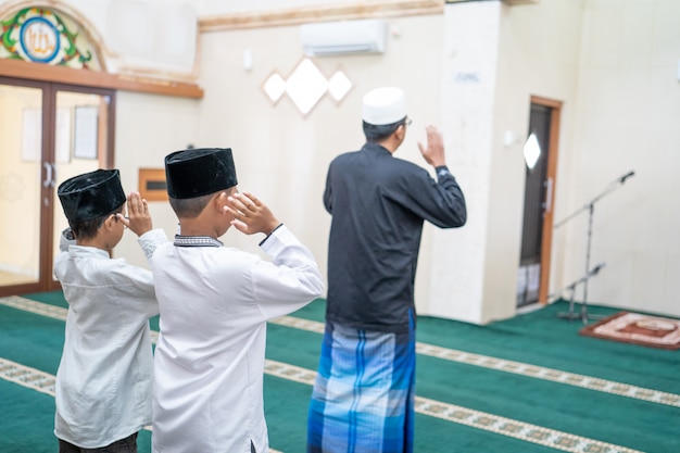 Cara Menyusun Program Pelatihan Pengurus Masjid yang Adaptif pelatihan adaptif pengurus masjid