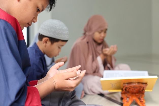 Khutbah Jumat: Ramadan Melatih Kejujuran, Moral Kemanusiaan Universal 