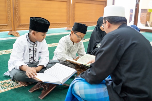 Manajemen Profesional: Kunci Sukses Pengelolaan Masjid dkm.or.id Cek SKK Konstruksi LPJK BNSP