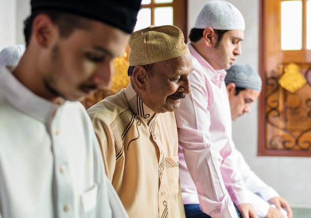 Menerapkan Budaya Musyawarah untuk Penyelesaian Masalah Masjid dkm.or.id Cek SKK Konstruksi LPJK BNSP