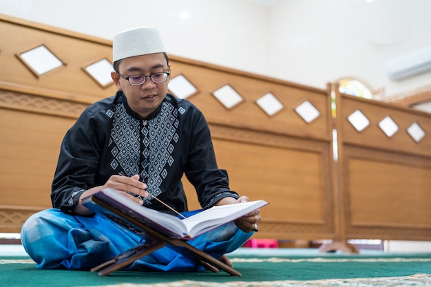 Mengatasi Kemiskinan melalui Program Pendidikan di Masjid dkm.or.id Cek SKK Konstruksi LPJK BNSP