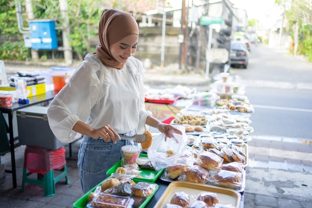 Mengembangkan Usaha Kuliner di Lingkungan Masjid dkm.or.id Cek SKK Konstruksi LPJK BNSP