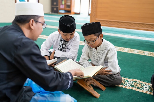 Panduan Praktis Mengelola Evaluasi Hasil Pelatihan Pengurus Masjid evaluasi pelatihan pengurus masjid