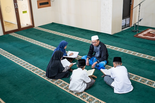 Panduan Praktis Mengelola Program Kegiatan Ramadhan di Organisasi Masjid kegiatan Ramadhan organisasi masjid