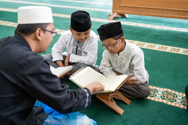 Pelatihan Keahlian di Masjid sebagai Solusi Mengatasi Kemiskinan dkm.or.id Cek SKK Konstruksi LPJK BNSP