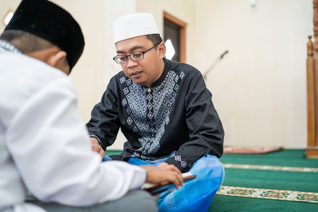 Peran Masjid dalam Penyediaan Akses Kesehatan untuk Mengentaskan Kemiskinan dkm.or.id Cek SKK Konstruksi LPJK BNSP