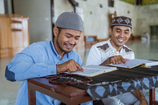 Program Ekonomi Berbasis Syariah di Masjid untuk Pengentasan Kemiskinan dkm.or.id Cek SKK Konstruksi LPJK BNSP