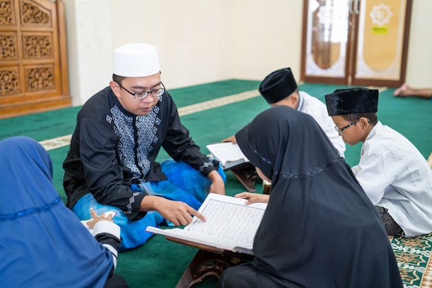 Strategi Efektif Menata Struktur Organisasi Masjid struktur organisasi masjid