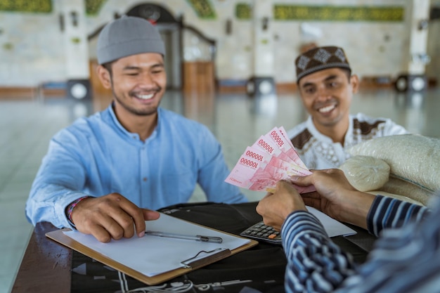 Tips Mengelola Dana Pendapatan dari Sewa Ruang Komunitas Masjid sewa ruang komunitas masjid