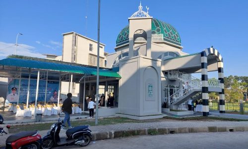 Jam Dinding Masjid: Peran Penting dan Solusi Digital untuk Keuangan Masjid dkm.or.id